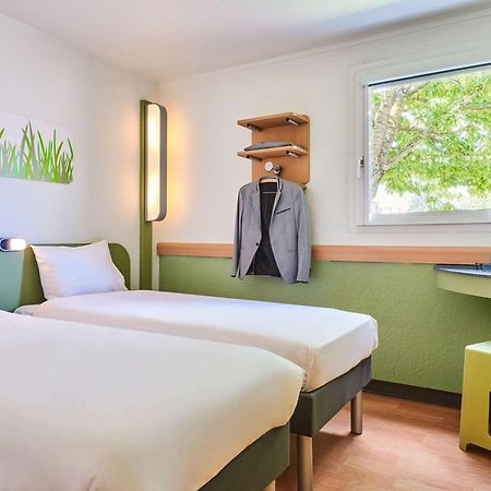 Ibis Budget Versailles Coignieres Exterior photo