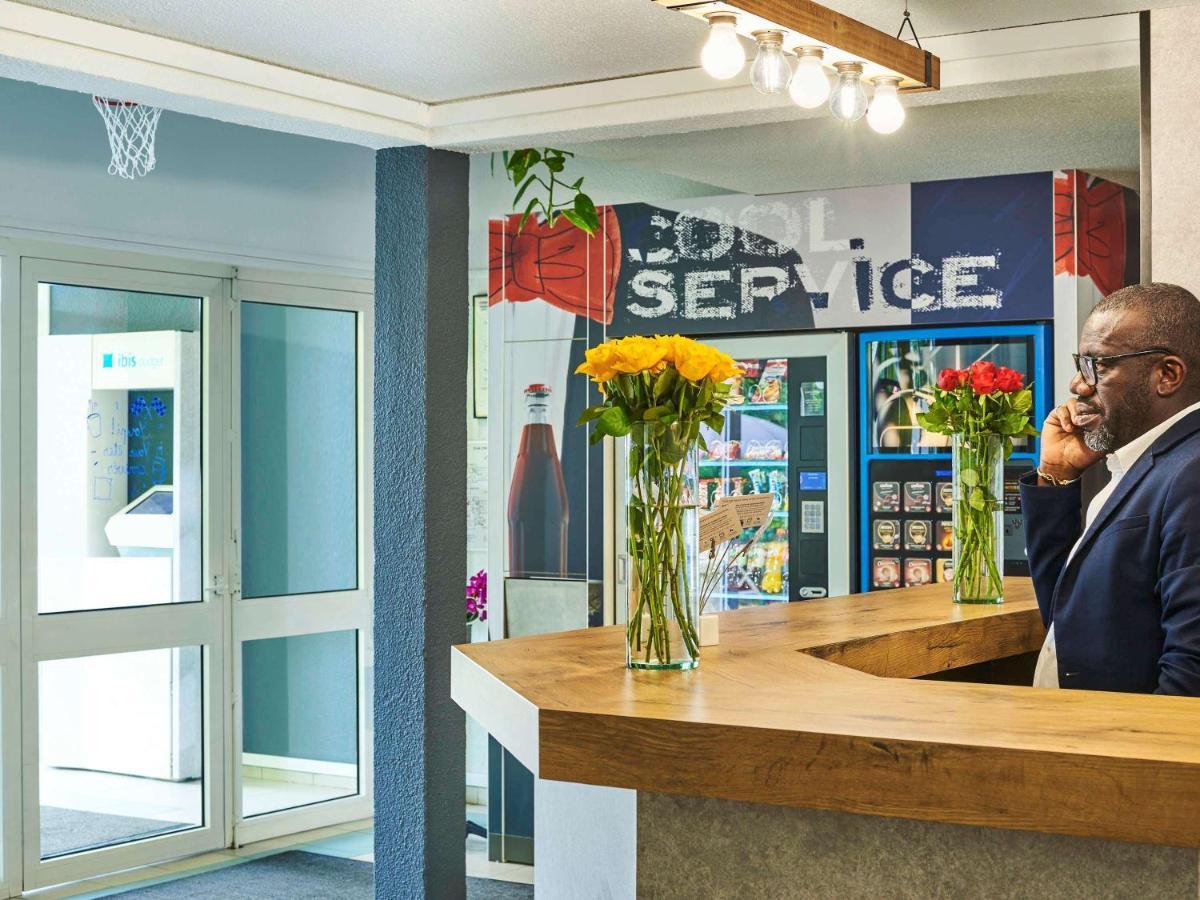 Ibis Budget Versailles Coignieres Exterior photo