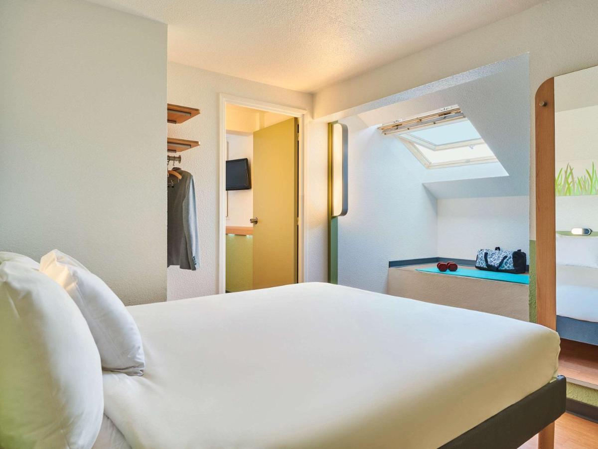 Ibis Budget Versailles Coignieres Exterior photo