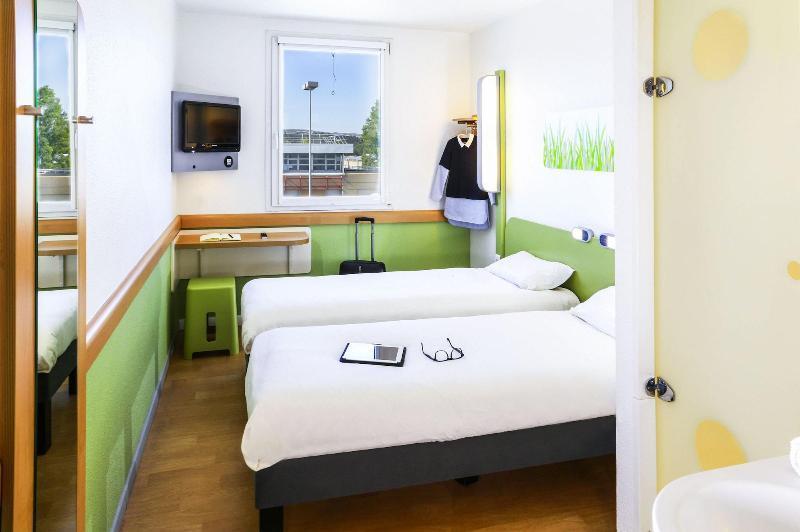 Ibis Budget Versailles Coignieres Exterior photo