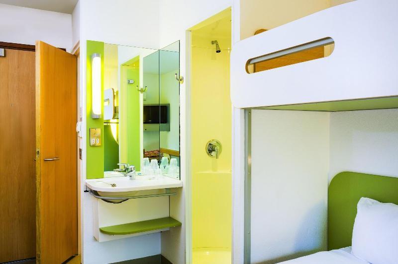 Ibis Budget Versailles Coignieres Exterior photo