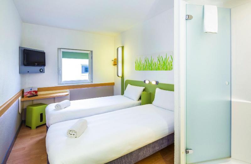 Ibis Budget Versailles Coignieres Exterior photo