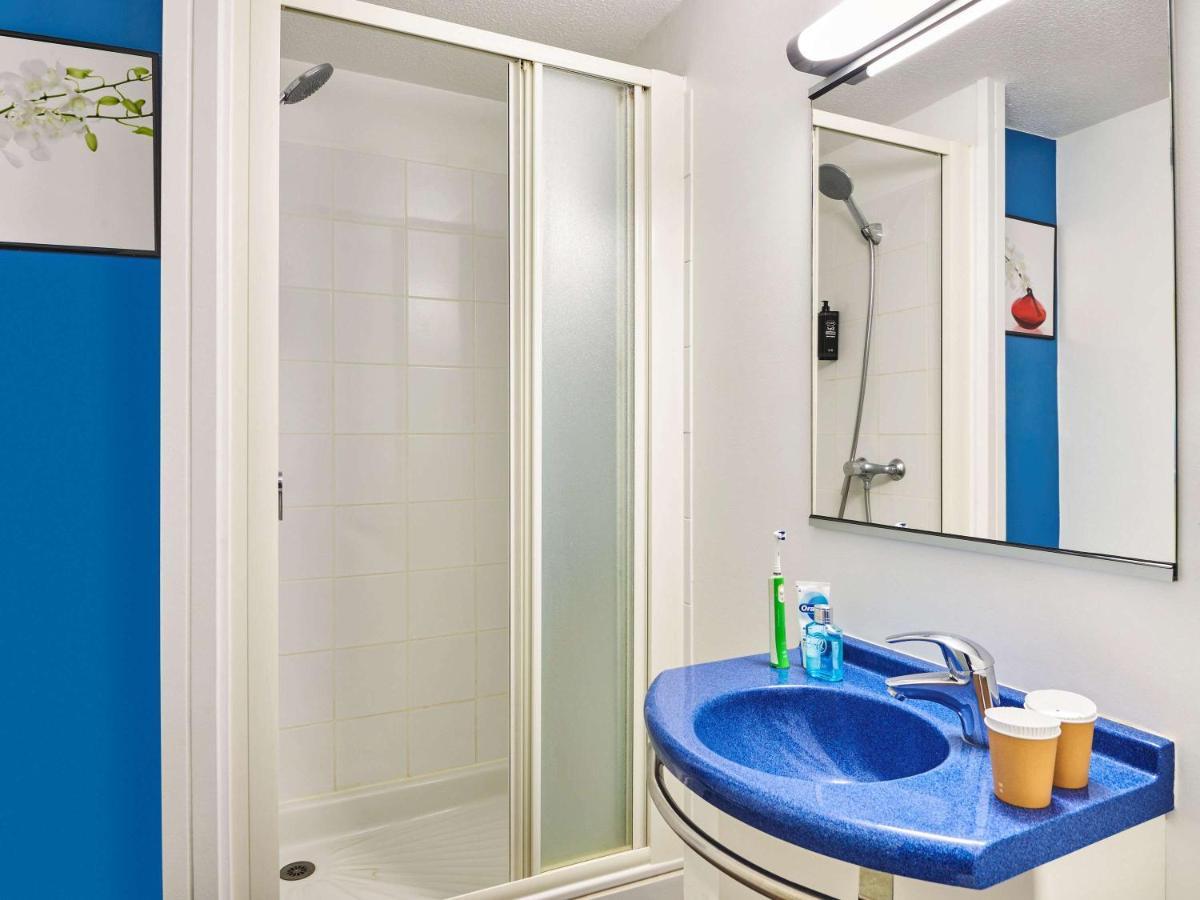 Ibis Budget Versailles Coignieres Exterior photo