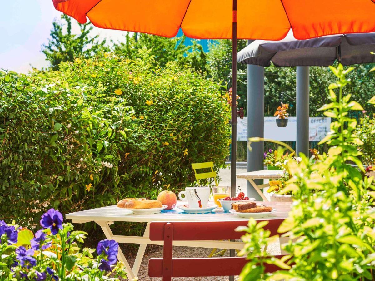 Ibis Budget Versailles Coignieres Exterior photo