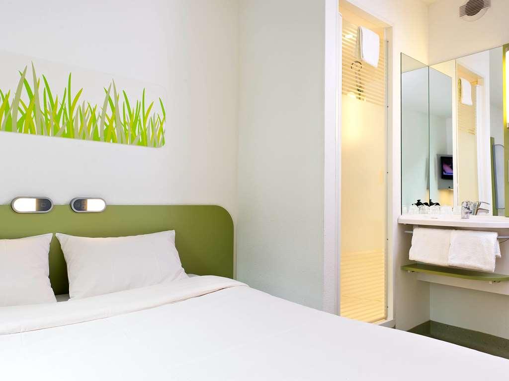 Ibis Budget Versailles Coignieres Room photo
