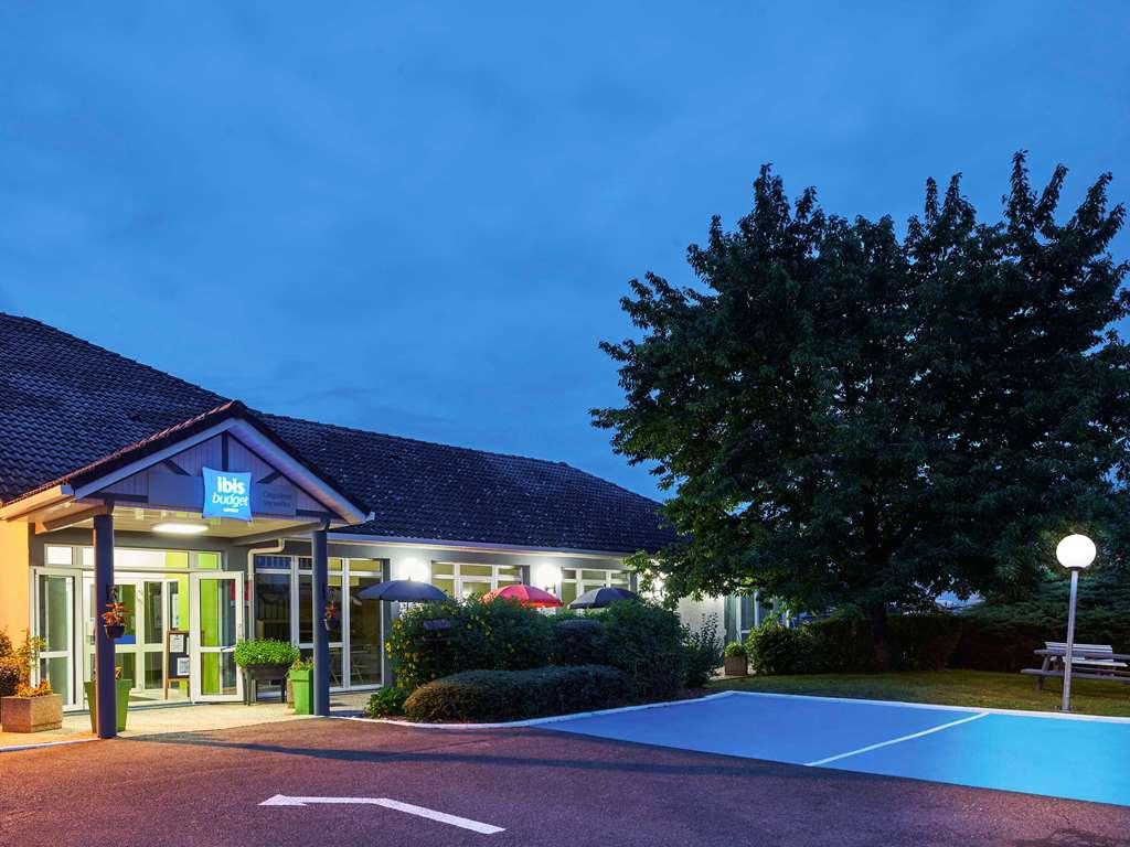 Ibis Budget Versailles Coignieres Exterior photo